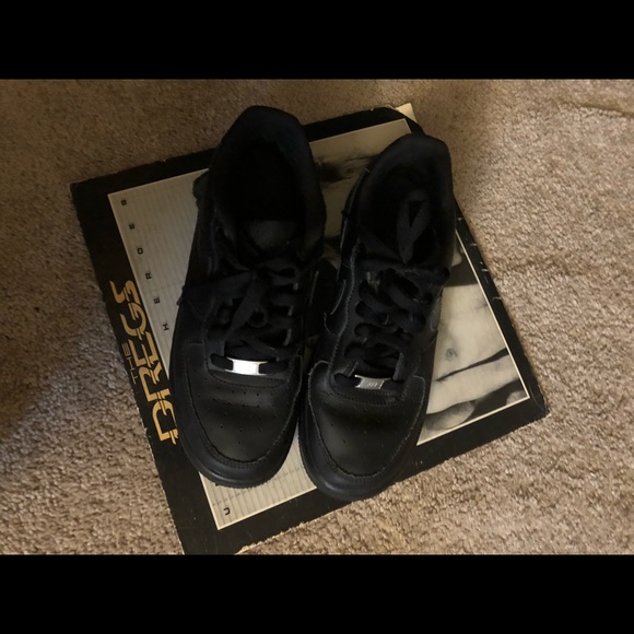 Nike Black Women's Sneakers - Picture 4 of 5